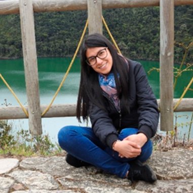 LOLA MARÍA MORALES MORA